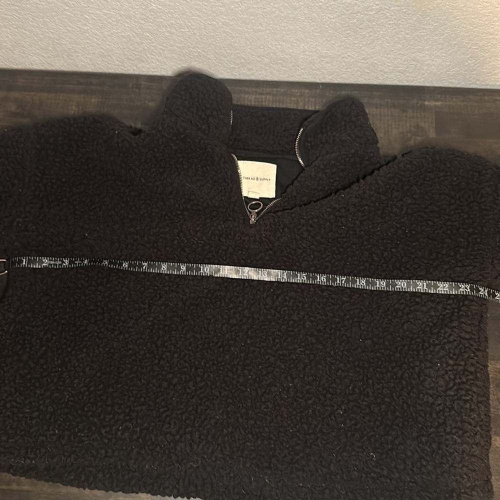 Thread & Supply Black Cropped 1/4 Zip Pop Over Sherpa Size XXL - Picture 6 of 7
